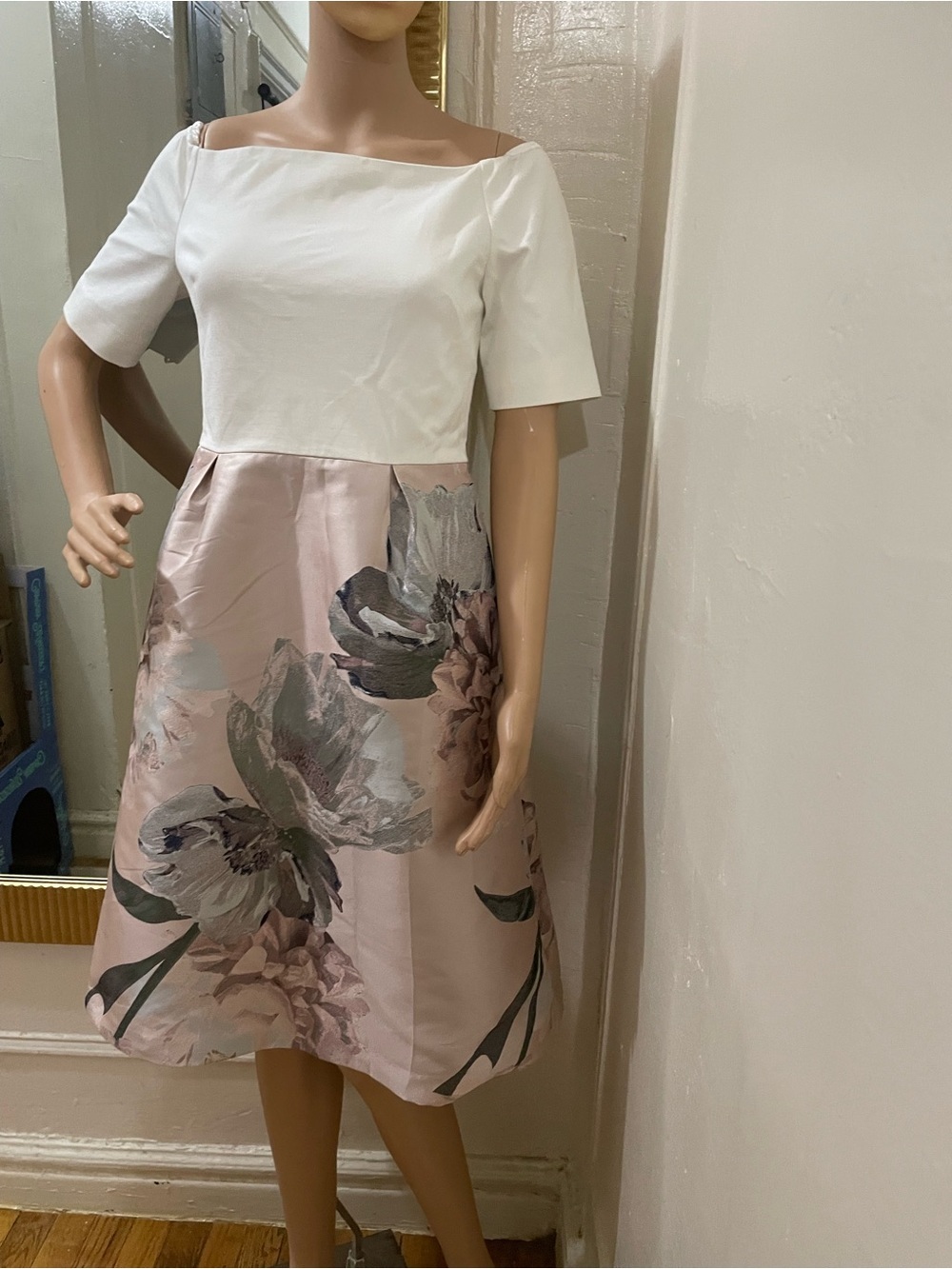 Ted Baker Blush Pink and Ivory Satin Lined Piece - Picture 14 of 16